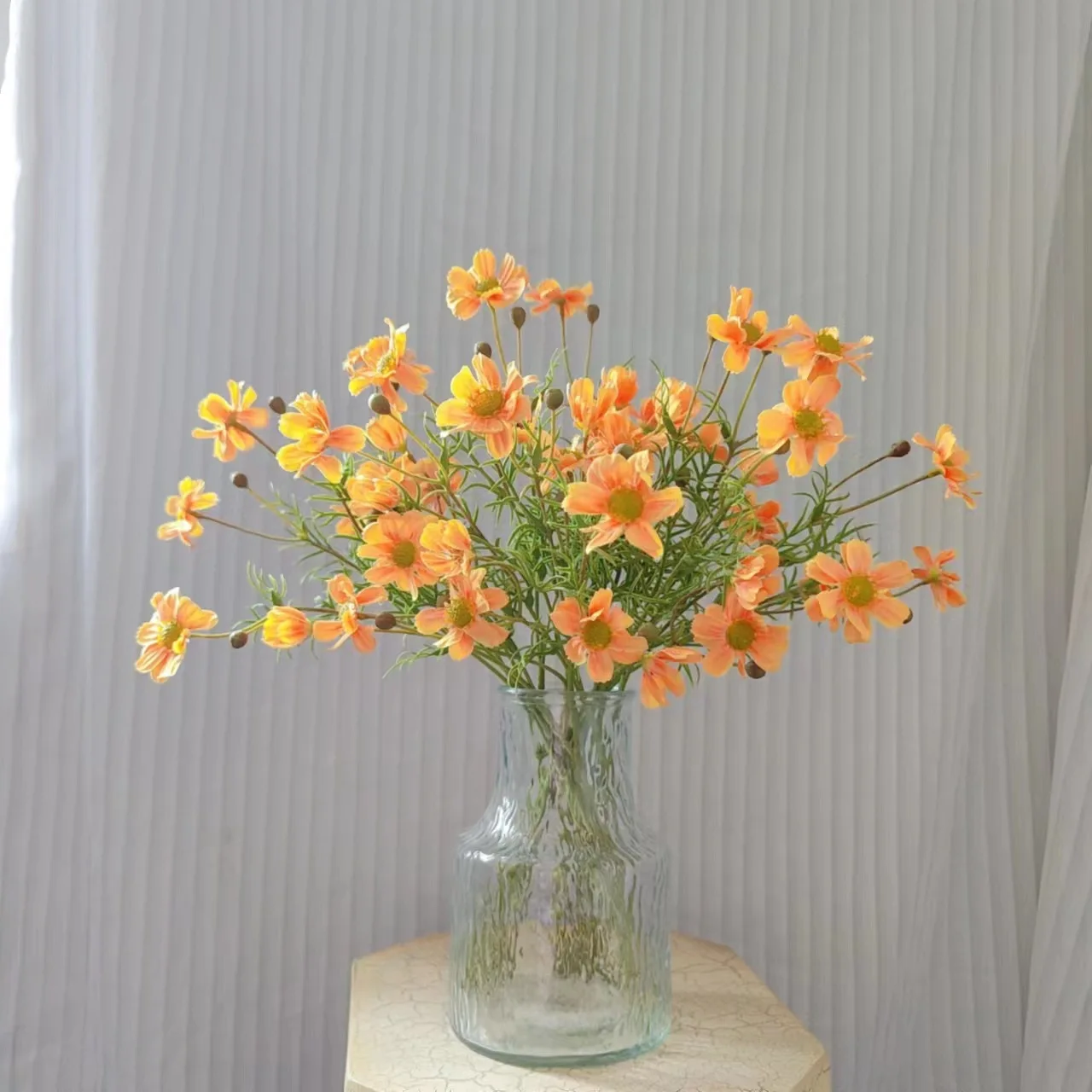 Elegant White Silk Daisy - Lifelike Artificial Flower for Home and Event Decoration