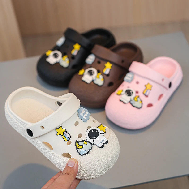 New Summer Shoes for Kids Soft EVA Sandals Children Casual Garden Shoes Hollow-out Clogs for Boys Girls Slip Ons with Charms