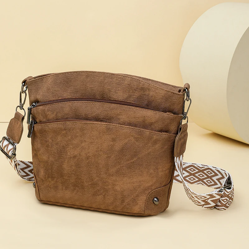 Women's single shoulder crossbody bag, made of high-quality materials, with a spacious interior that meets daily travel needs; S