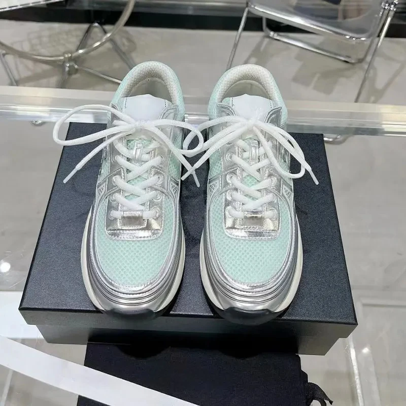 Рисунок 6 - Женские кроссовки из натуральной кожи