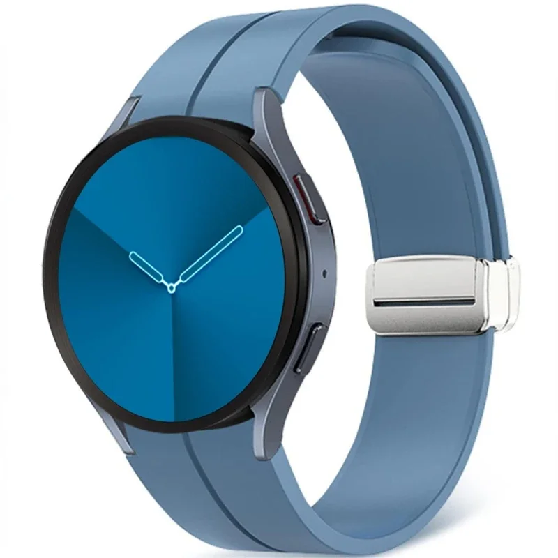 Versatile 20mm Silicone Watch Strap in Classic Design