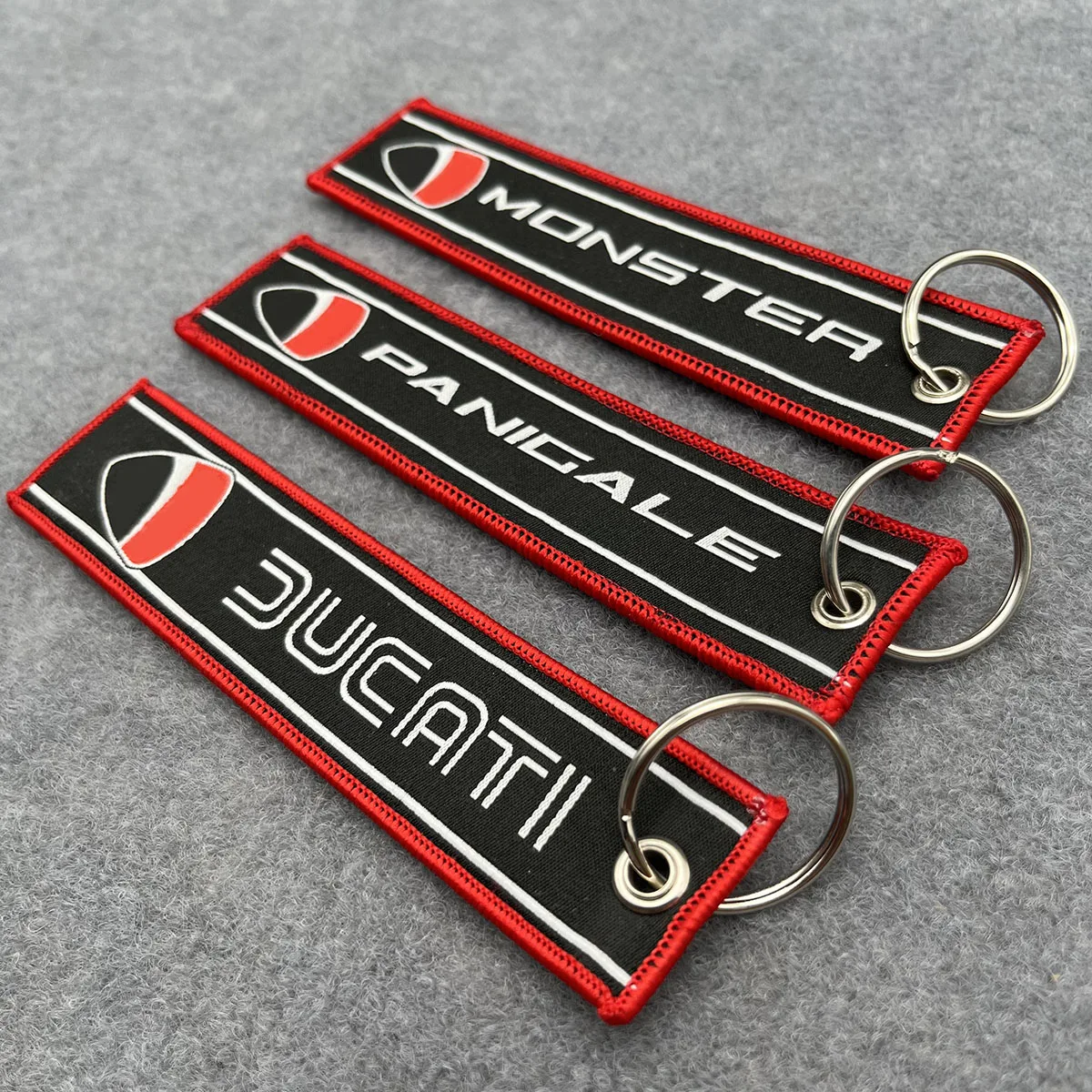

Motorcycle Vintage Keychain Keyrings For DUCATI PANIGALE V4 1199 MONSTER STREET FIGHTER Key Ring Chain Holder Gifts