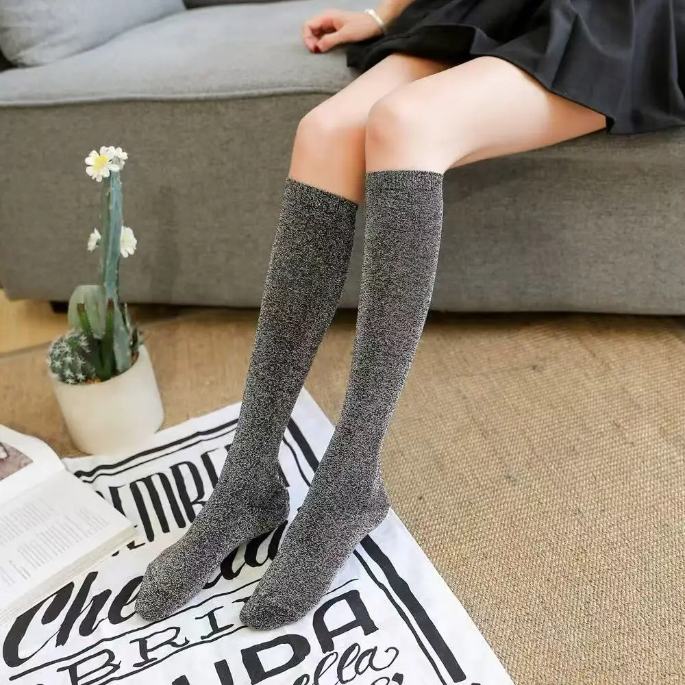 Frauen Mode Sexy Glänzende Socken Koreanischen Stil Gold Silber Seide Socken Luxus Design Hohe Qualität Off Knie Strümpfe Socken – Detail 6