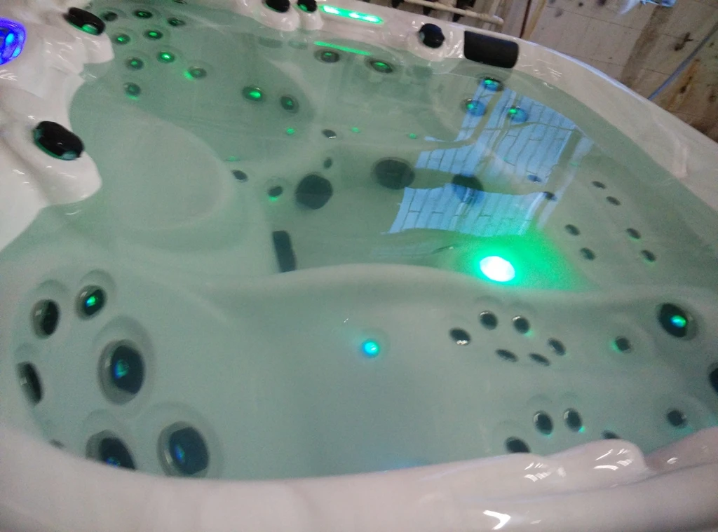 Outdoor 5 Person Entertainment Acrylic Massage Bathtub Indoor Relax Soaking SPA Hot Tub 6