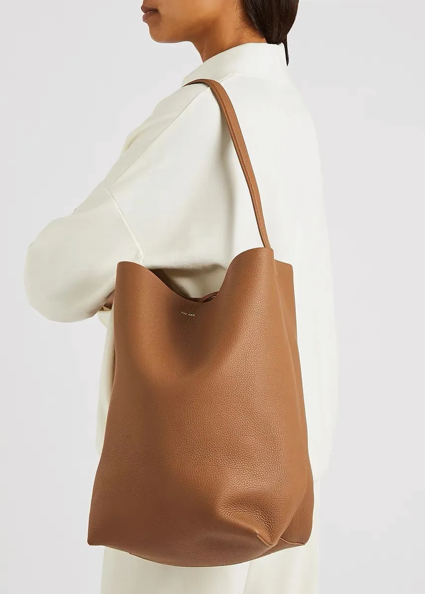 Smooth Texture The Large Capacity Commuting Bucket Tote Single Shoulder Bag  Handbag Lcu N/S Park Tote row