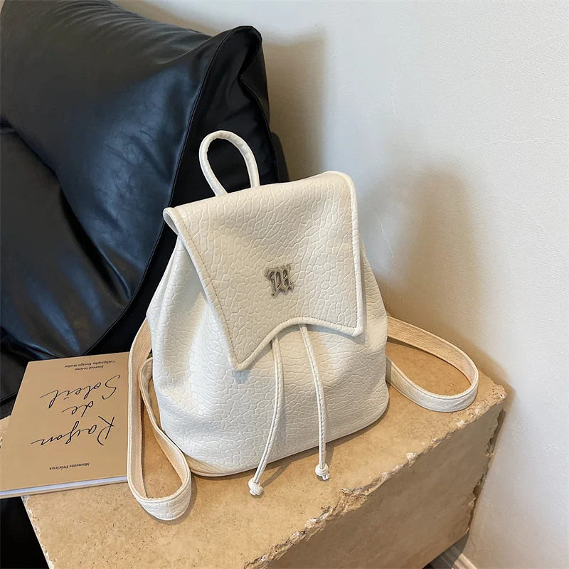 

2023 Solid Color PU Trendy Personalized Daily Commuting Small Bag Minimalist Women's Bag Litchi Pattern New Backpack