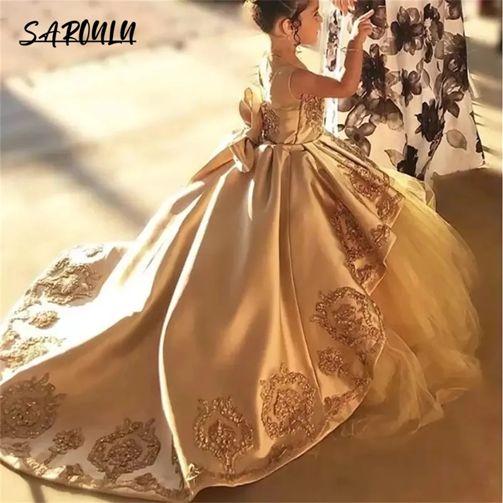 Рисунок 2 - Платья для девочек с золотыми цветами