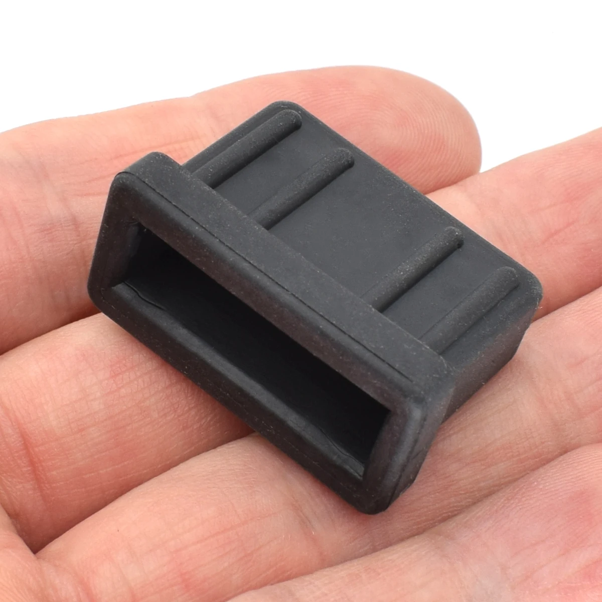Radiator Mounting Top Rubber Engine Cover For BMW 1 2 3 4 5 6 7 8 X1 X3 X4 X5 X6 Z1 Z3 Z4 Z8 M4 M5 E32 E34 E38 E39 F07 F10 F11 car radiator bracket