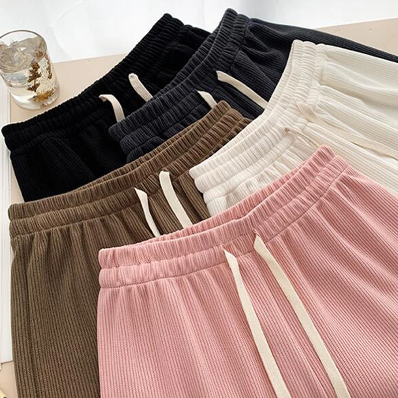 Рисунок 5 - Брюки женские с широкими штанинами