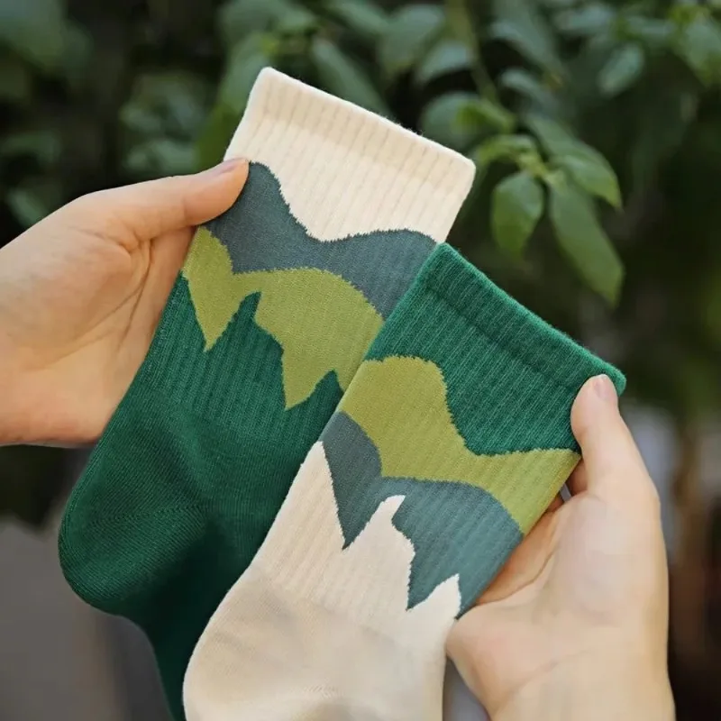 Men's and Women's Casual Asymmetry, Niche Mid Length Socks, Japanese Couple Sports Socks, Fashionable and  Good-looking