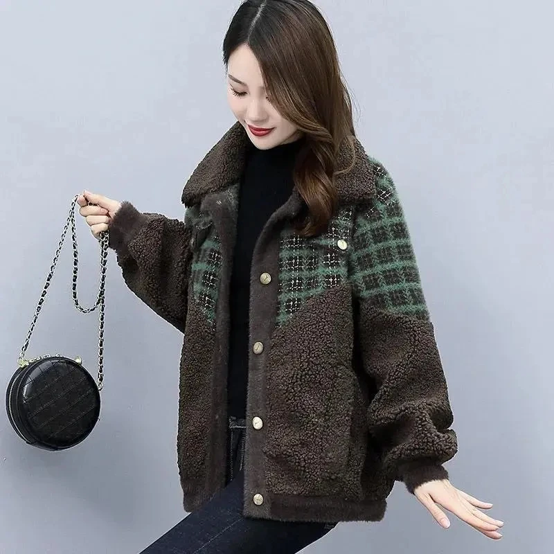 Plaid Imitation Lamb Wool Jacket Women Overcoat Autumn/Winter 2023 New Loose Short Stitching Thicke Warm Lambwool Coat Outwear
