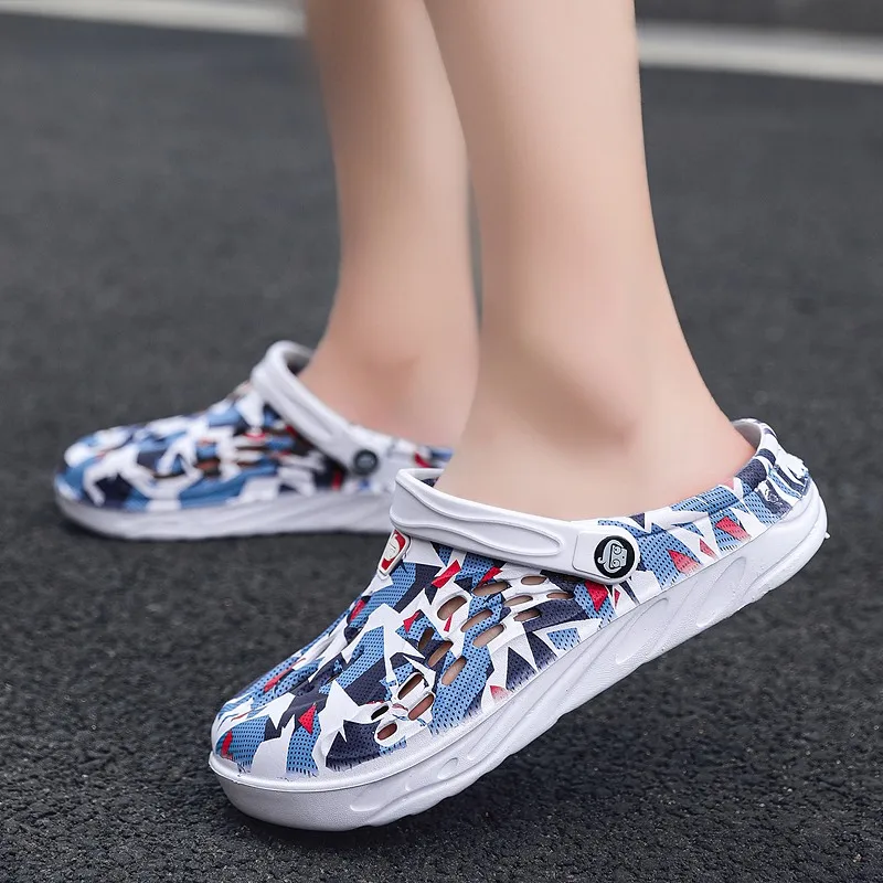 Men Sandals Outdoor Summer Beach Slippers Soft Bottom Hollow Garden Clogs Shoes Big Size Sports Slippers