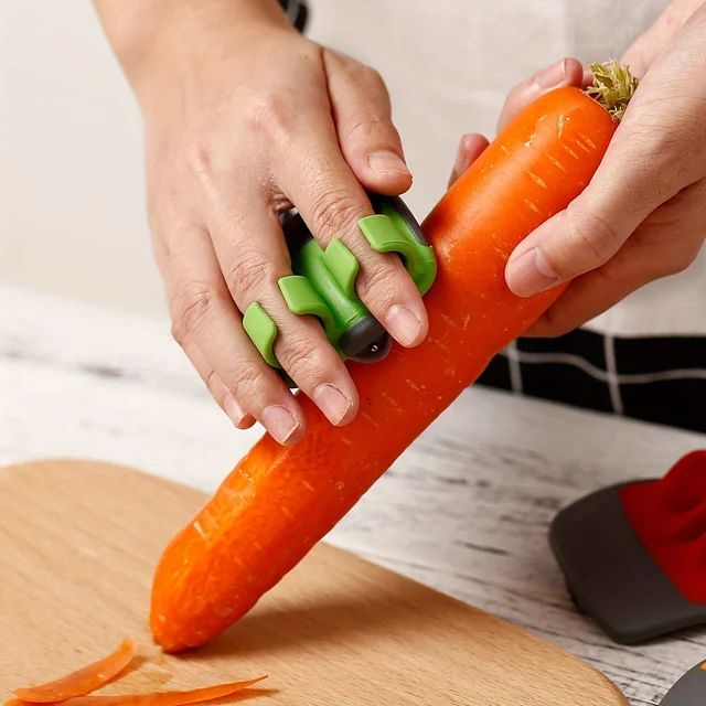 Stainless steel handheld vegetable peeler with rubber finger grip Comfortable palm peeler suitable for carrots, etc，Color random