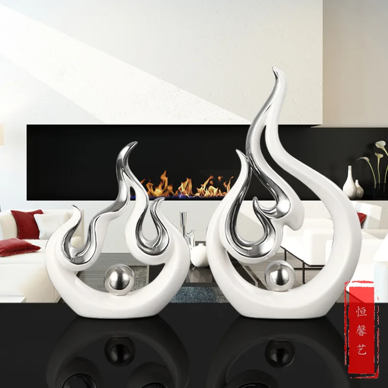 

Creative Ceramic Ornaments Modern Simple Silver White New House Relocation Gift Articles Crafts Silver Plated Living Room