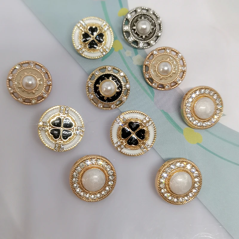 49. 5 Pcs of 20mm Silver Luxury Sewing Buttons Christmas Elk Design Opal Rhinestone  Buttons for Clothing Golden Buttons for Fur Coat 