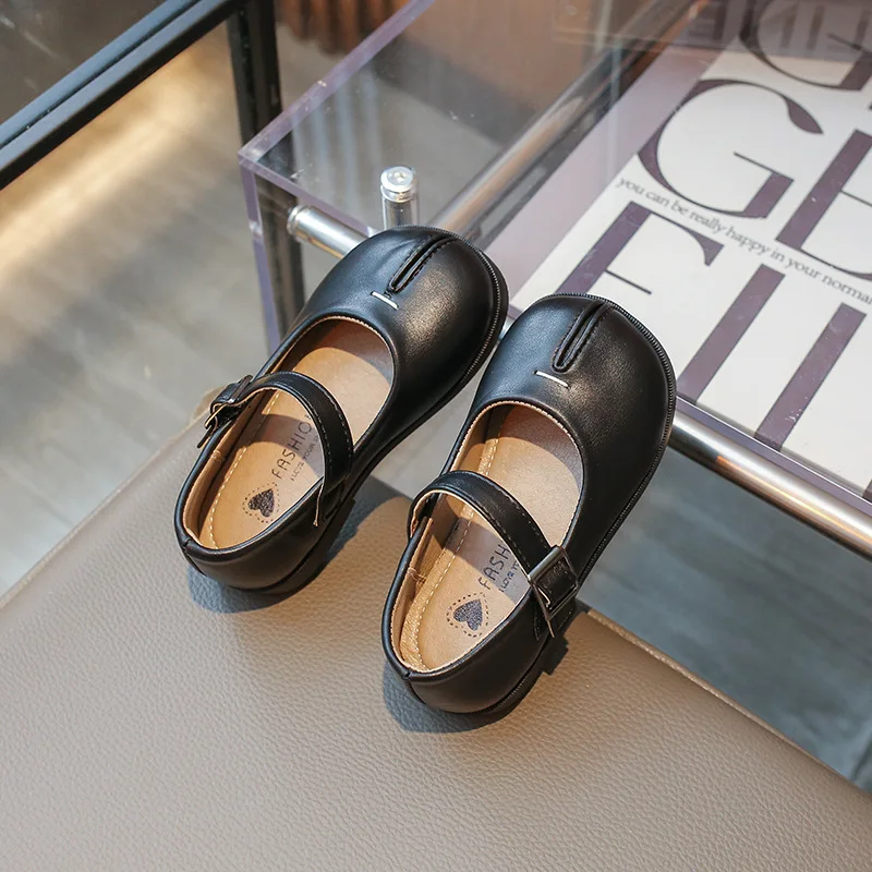 New Children Leather Shoes for Girls Shoes Kids Soft Bottom Anti-skid Outside Walking Shoes Split Toe Prom Party Footwear 2