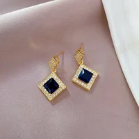 Ensemble de bijoux à géométrie exquise, collier carré, boucles d'oreilles, breloques pour dames, ensemble d'accessoires de mariée à la mode, cadeau romantique 3