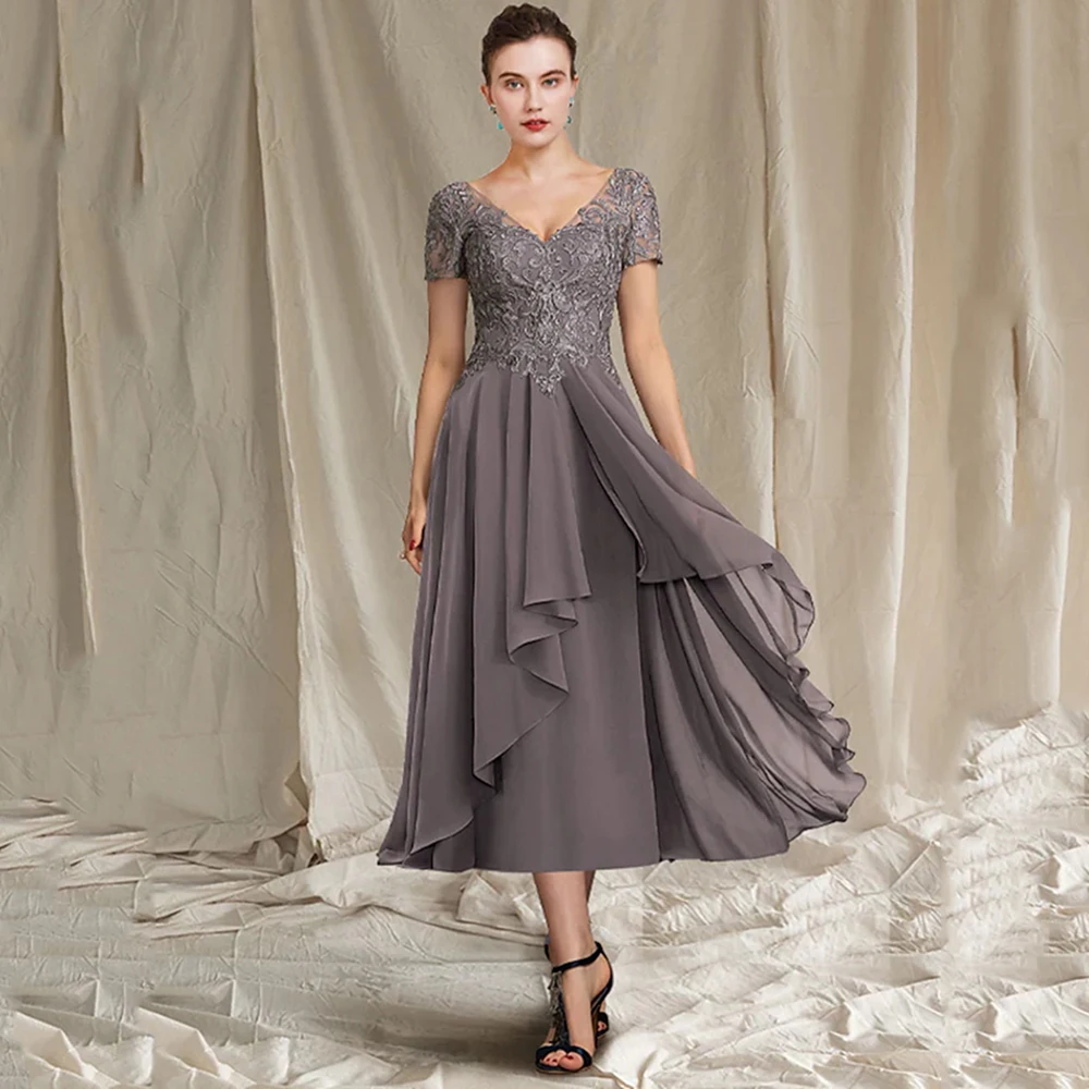 

Elegant A-Line Mother of the Bride Dress V Neck Tea Length Chiffon Lace Short Sleeve with Pleats Appliques
