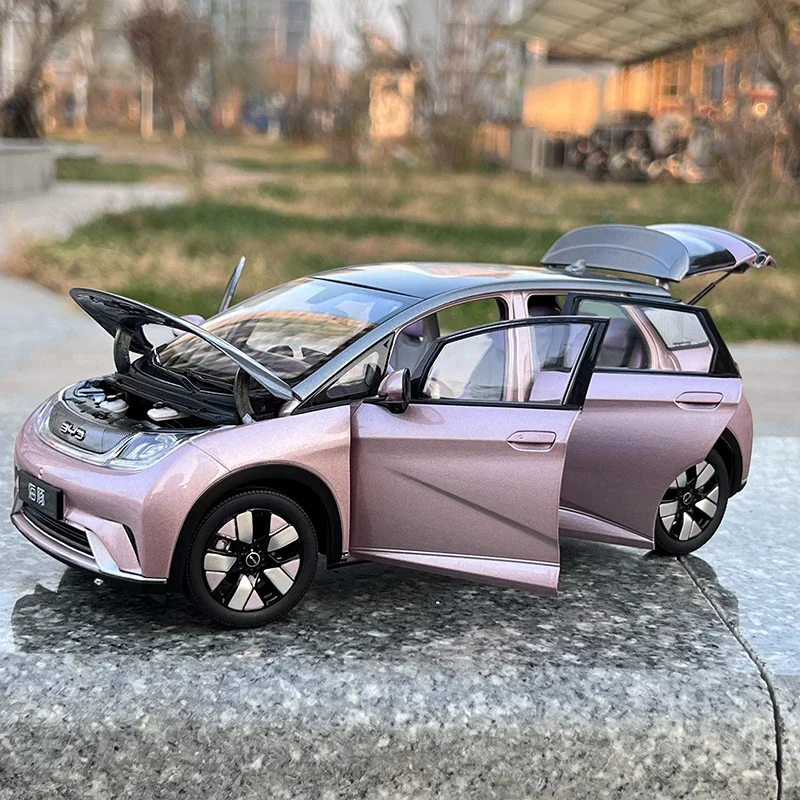 BYD DOLPHIN（ドルフィン） 1/18 ミニカー 非売品 BYD DOLPHIN 非売品 ミニカー 1/18 未開封品 - メルカリ