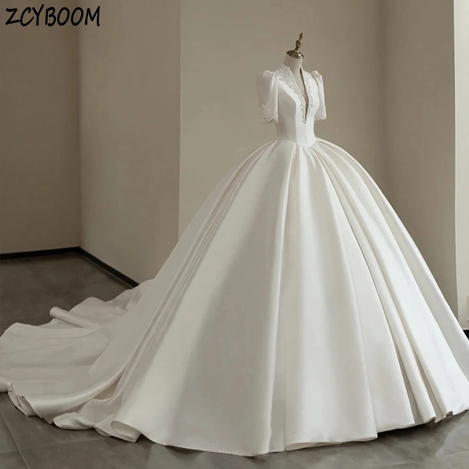

Gorgeous White V-Neck Short Sleeves Beaded Wedding Dress 2023 Ball Gown Floor Length Sweep Train Stain Custom Made Bridal Gown