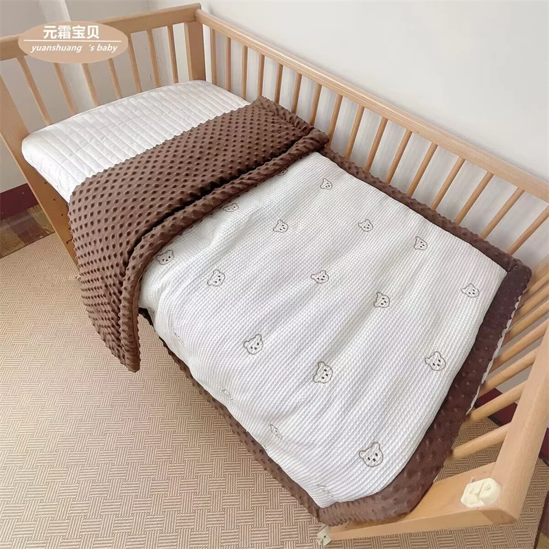 Yuan Frost baby baby Waffle cotton embroidered thickened by autumn and winter bean velvet soothing cartoon quilt cover