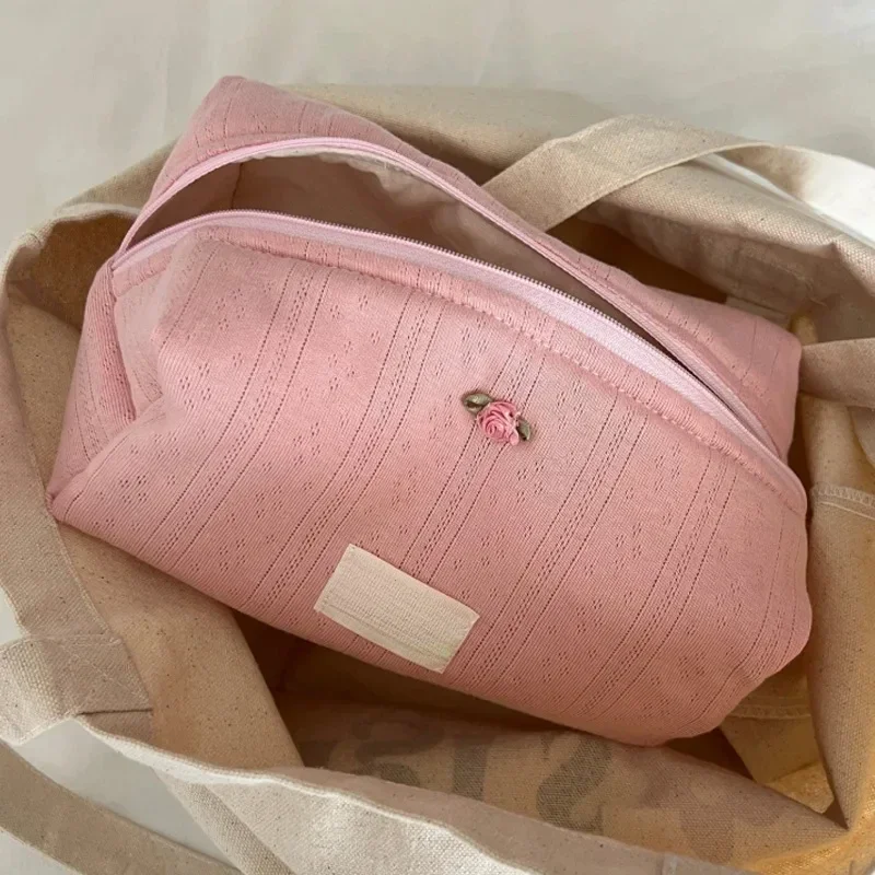 1 Piece Ins Fashion Makeup Case Elegant Simplicity Sweet Floral Lipstick Bag Portable Large Capacity Earphone Cable Storage Bag