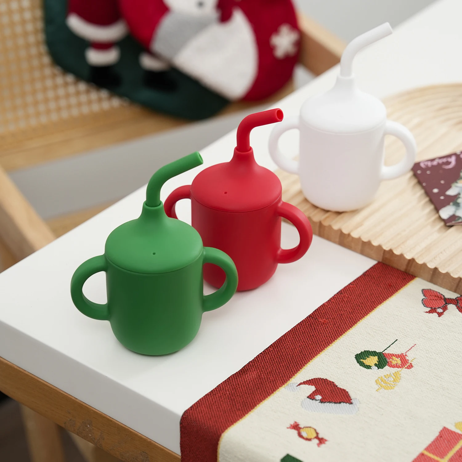 컬러 키즈 1PC  먹이기 빨대 컵 더블 핸들 BPA 프리 용 실리콘 학습 컵 훈련용 물컵 크리스마스 선물