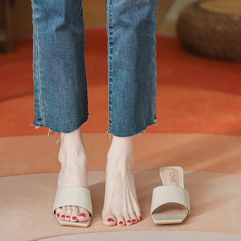 2024 Leisure Summer  Fashion Outdoor Clothing Pink Transparent Crystal 5.5CM High Heel Square Head Women's Sandals and Slippers