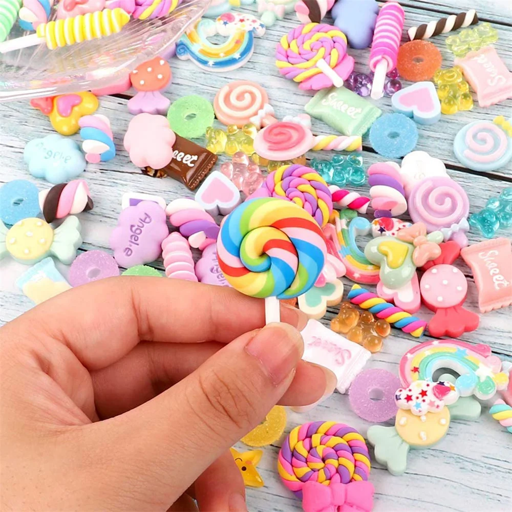 30/50 Stück Zufällige Süßigkeiten-Slime-Anhänger, Niedliches Set aus Harz-Süßigkeiten, Flache Rückseite, Slime-Zubehör für DIY-Bastelarbeiten und Ornamente