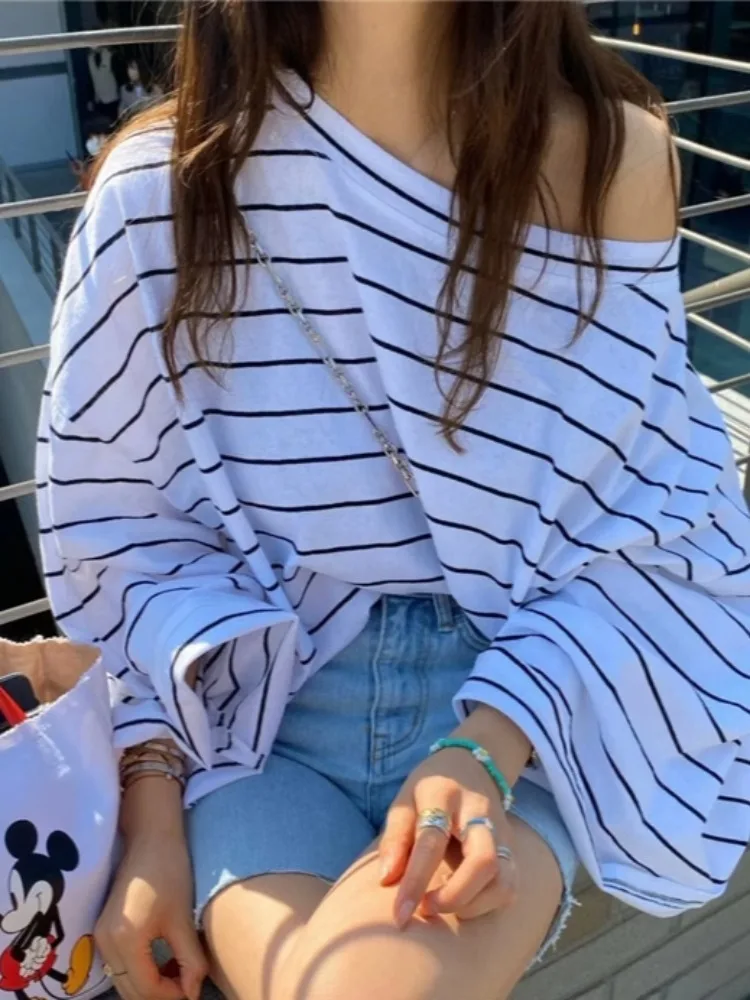 Ladies Long Sve oulder Bared T irt Spring Summer New Sle Lazy Large round Ne Loose Flared Sve Top Comfortable Fit