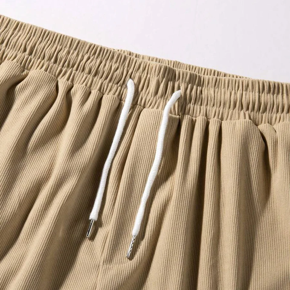 편안하고 캐주얼한 스타일의 남성용 여름 반바지
