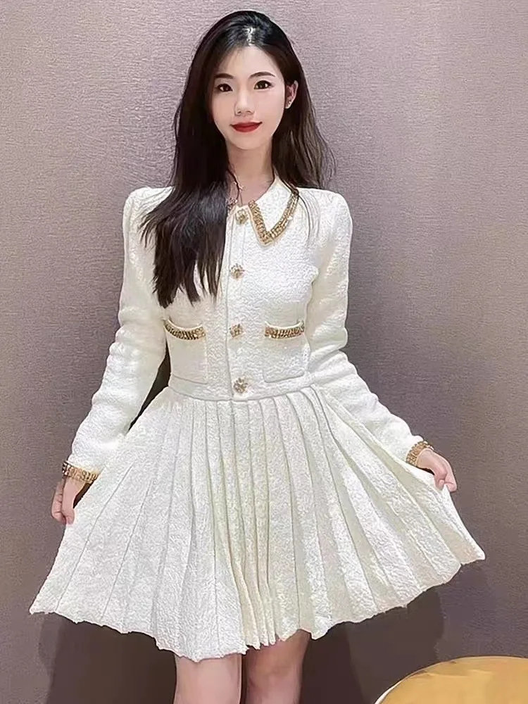 

Women's dress 2023 fall and winter new Turn-down collar bright flash long sleeve pleated mini robe