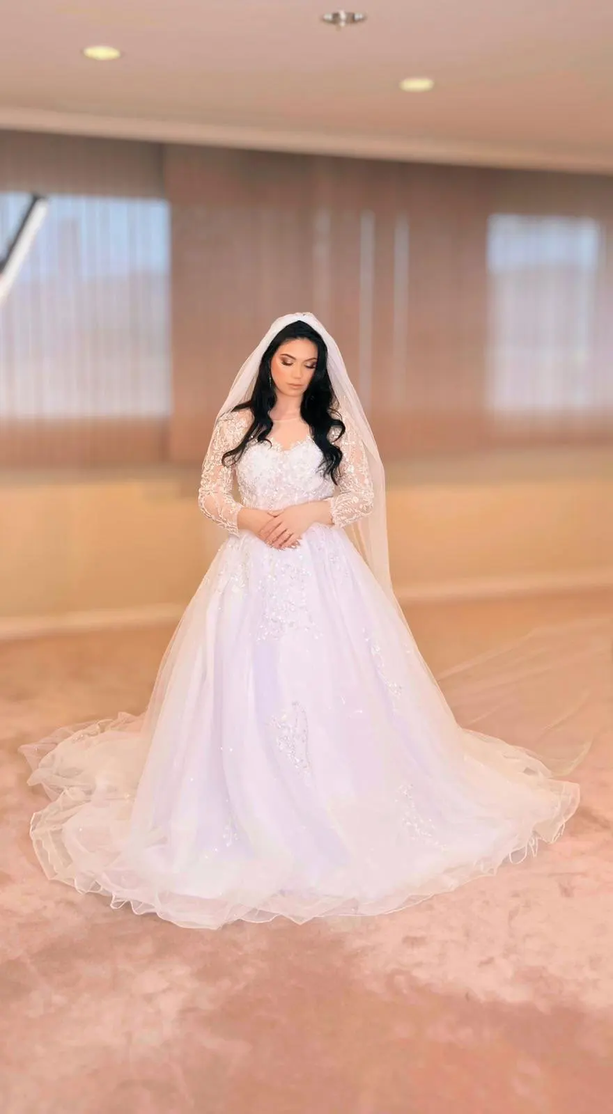 customized Luxury 2025 Wedding Dress Illusion Neck Long Sleeves Lace Appliques Beads Bride Gowns Robe Mariage Vestidos De Novia