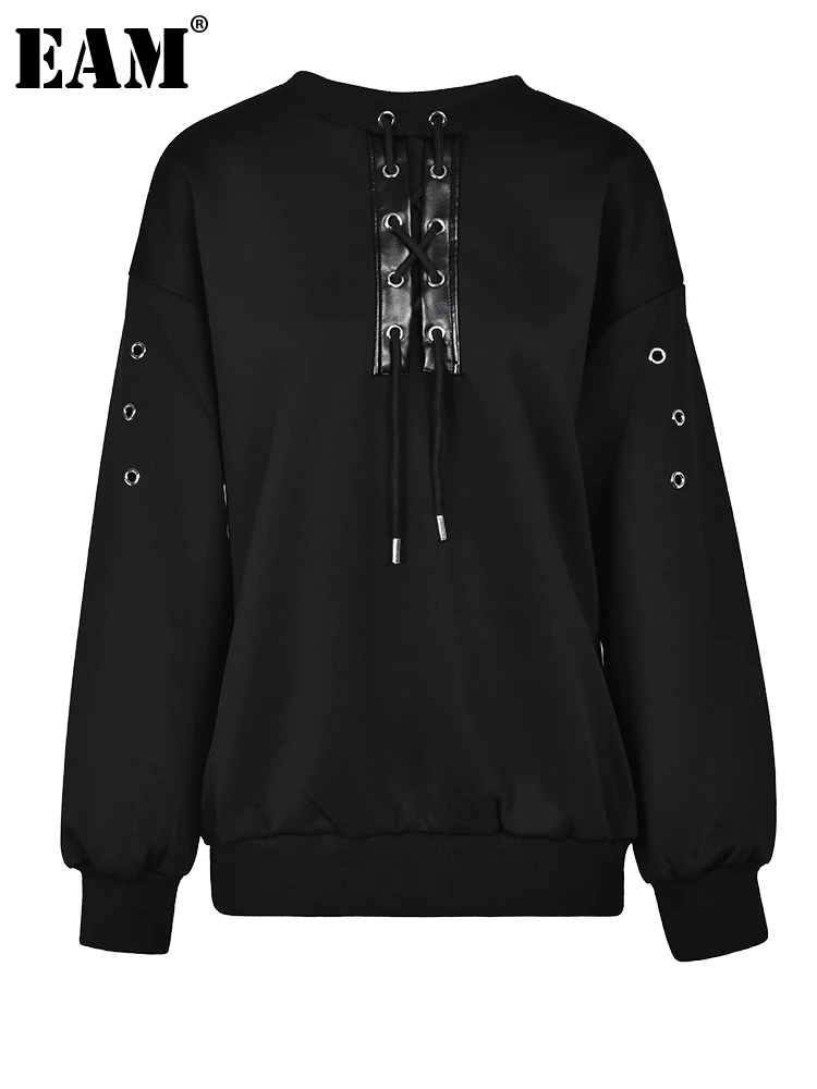 

[EAM] Loose Fit Black Bandage Big Size Sweatshirt New Round Neck Long Sleeve Women Big Size Fashion Spring Autumn 2023 1DF8376