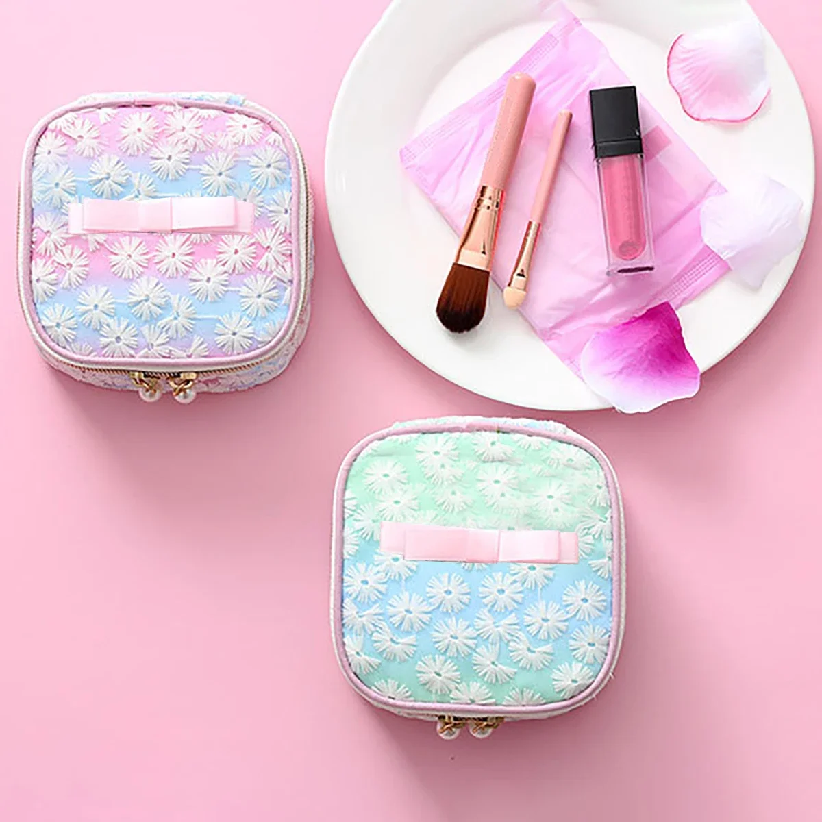 1pc Mesh Embroidered Sanitary Napkin Storage Bag, Reusable Storage Bag, Mini Zipper Square Wallet