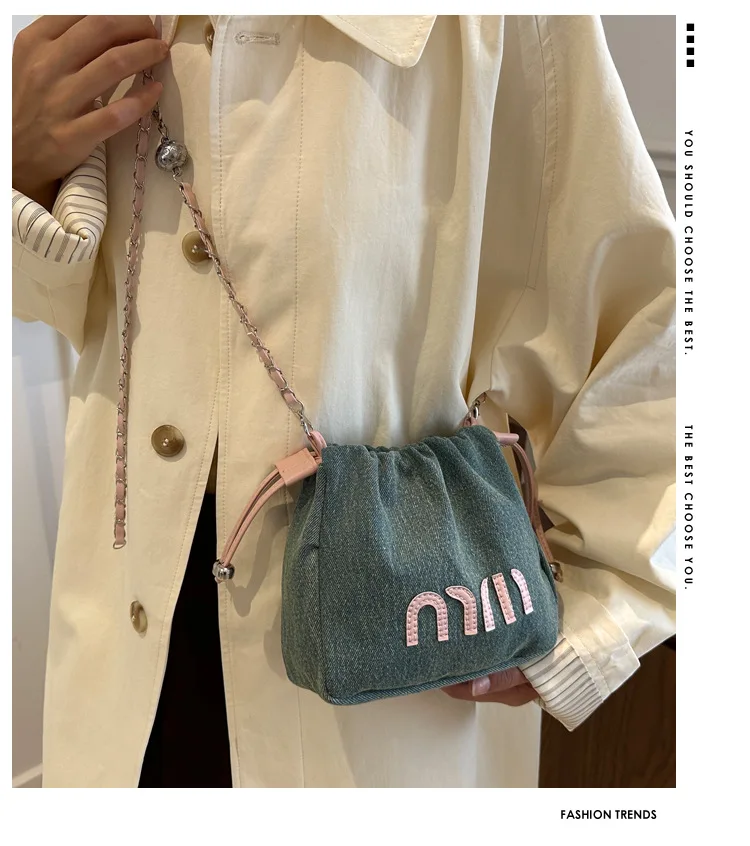 Neue Umhängetasche mit Kette für Damen, modische plissierte Mini-Beuteltasche, Canvas-Denim-Umhängetasche, Handtasche, Geldbörsen, Damen-Clutch-Tasche – Detail 1