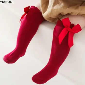 Abito da bambina con fiocco Set di vestiti per neonato in cotone floreale Morbido con calzini per capelli Abito da principessa rosso per neonato di età compresa tra 3 e 12 mesi
