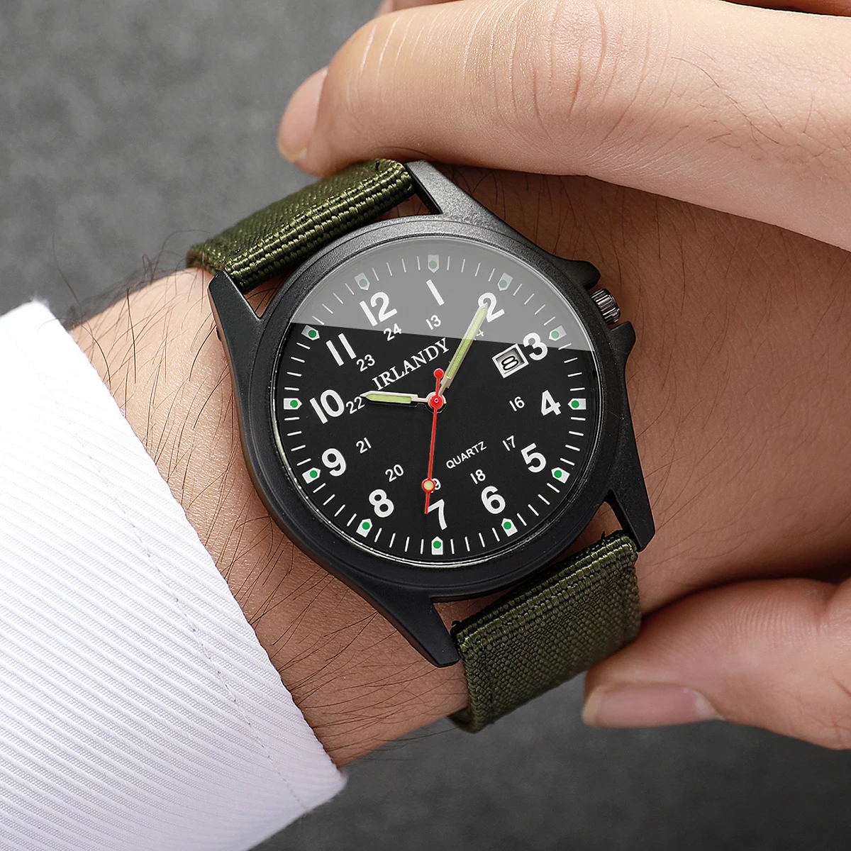 4pcs Men's Casual Watch Nylon Strap Sports Party Elegant Trendy Calendar Quartz Watch Set (Box Not Included)