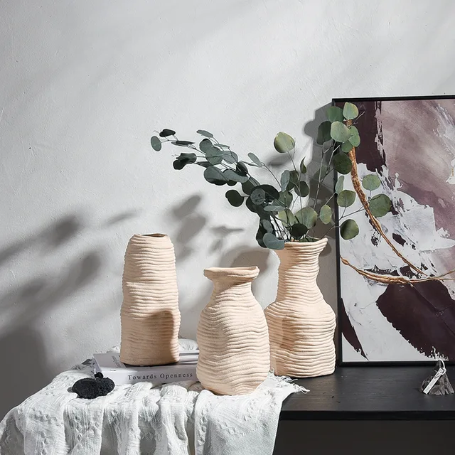 Famous Juju Dry Flower Vase: A Blend of Art and Functionality