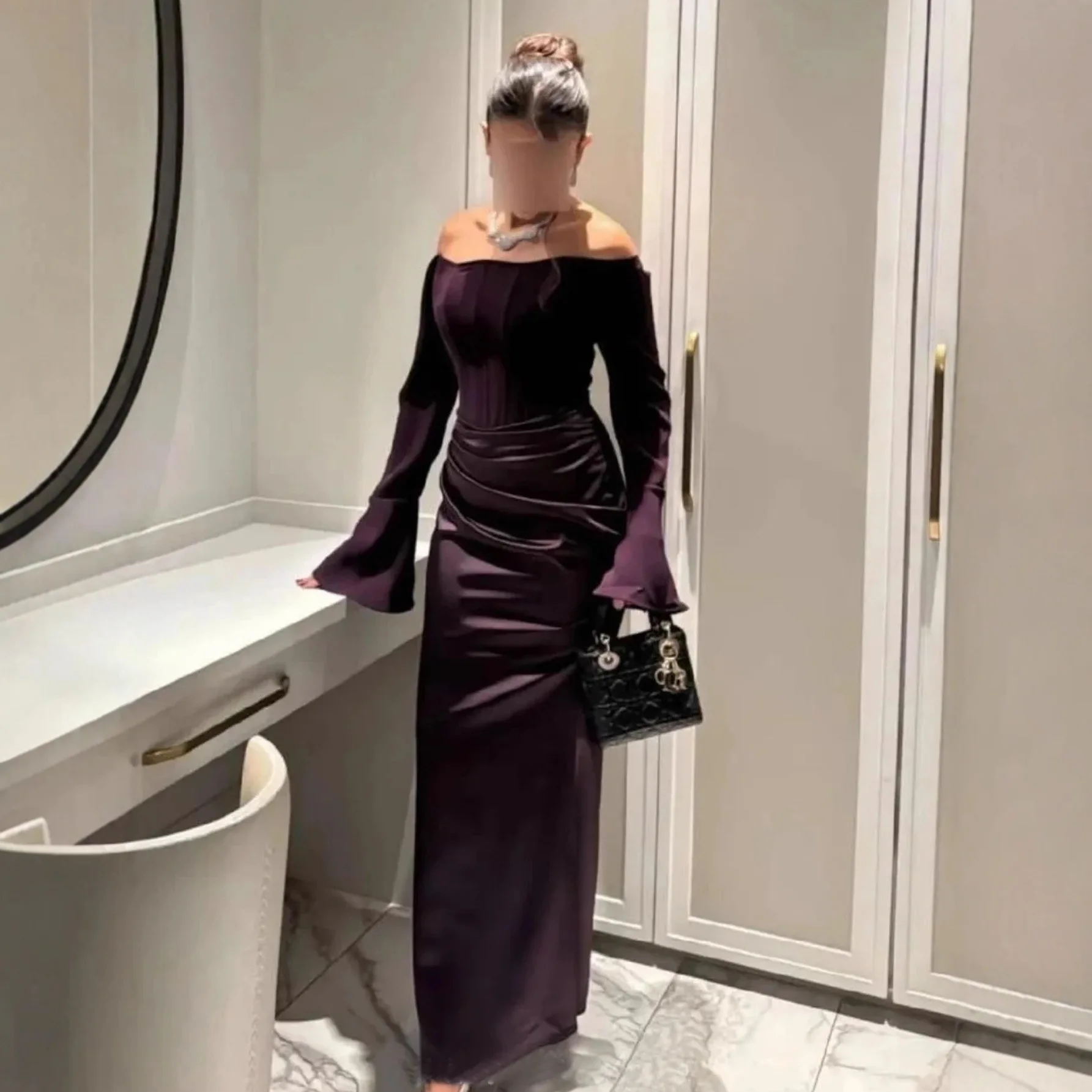 فستان سهرة نسائي طويل بدون حمالات