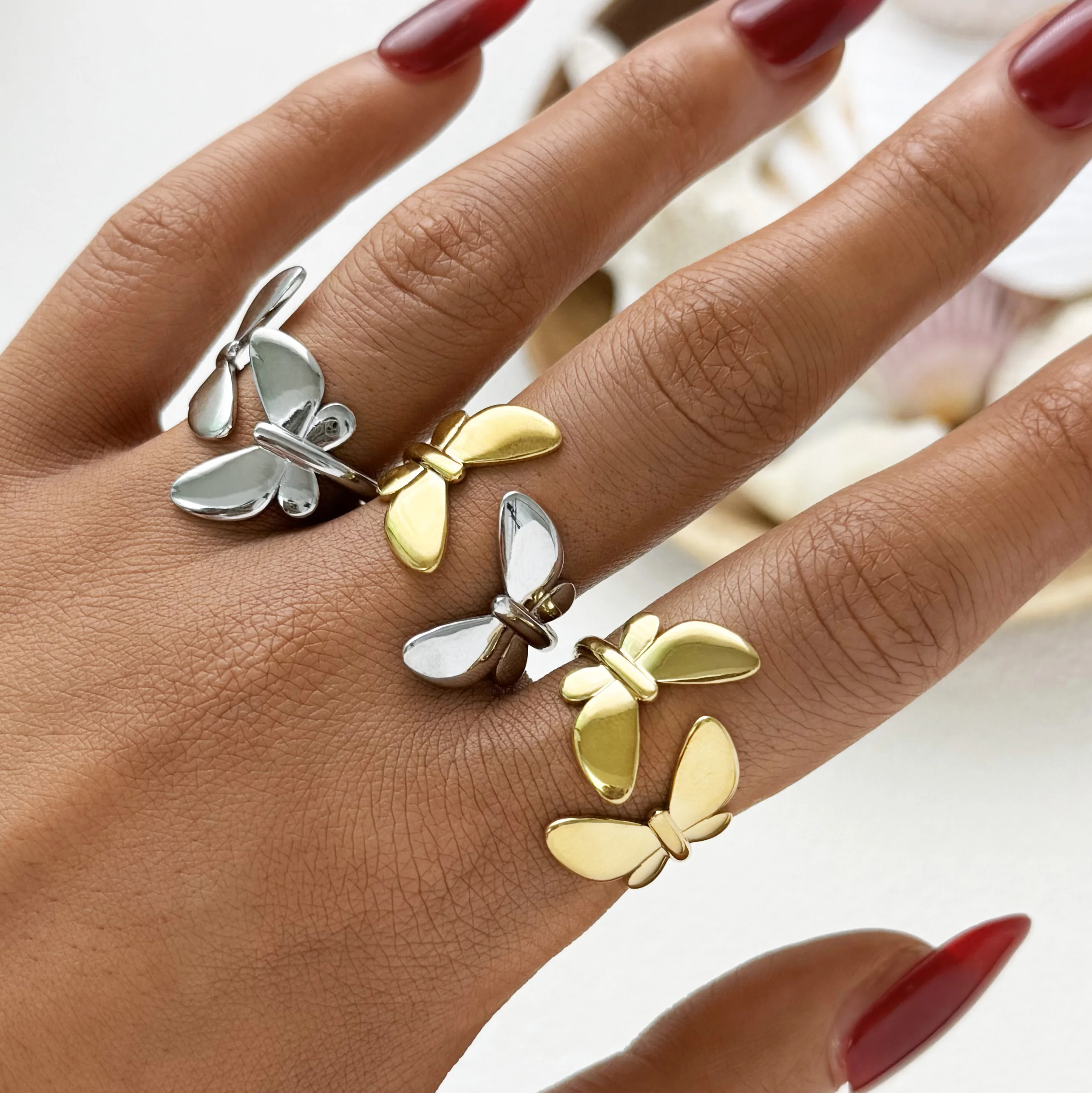 Edelstahl-Schmetterlings-Design-Ringe für Damen, 18 Karat vergoldet, wasserdicht, hochwertiger Schmuck für den täglichen Gebrauch, Urlaub am Meer usw