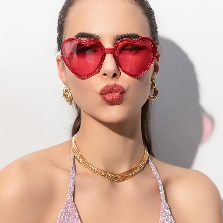 2024 New Heart Rimless Sunglasses Women Retro Men Tinted Sun Glasses Brand Designer Party Eyewear UV400 Shades Oculos Female