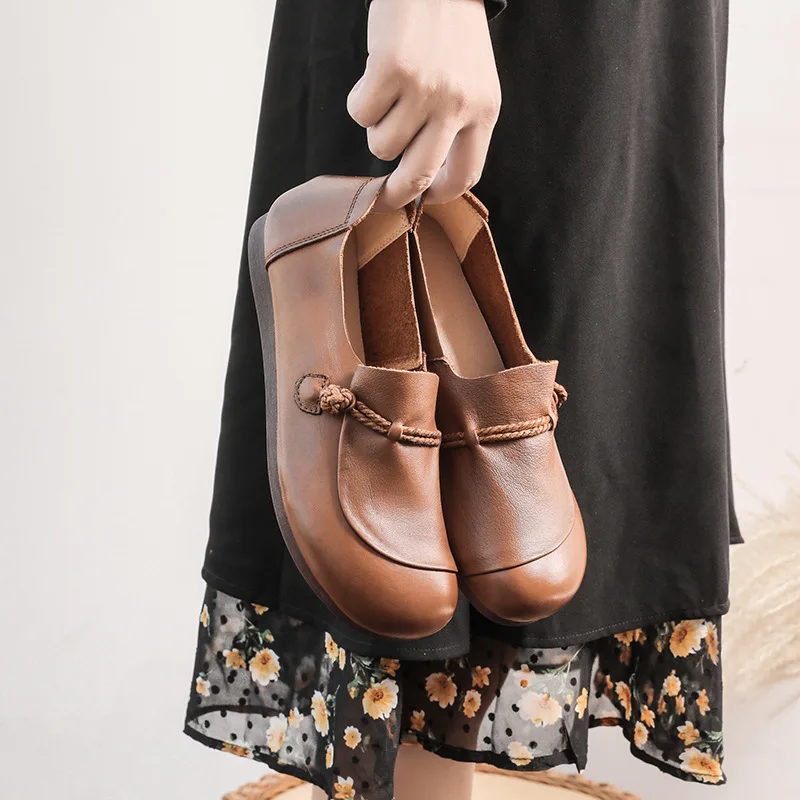 2024 new Mom's shoes retro handmade flat shoes female casual soft and comfortable round toe women's loafers  shoes