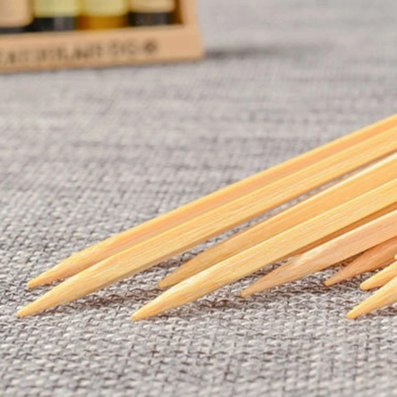 100 Pieces BBQ Bamboo Skewers, 9cm Natural Wood Barbecue Sticks, Bamboo Skewer for Grill Parties Cocktail Buffets Meat Fruit