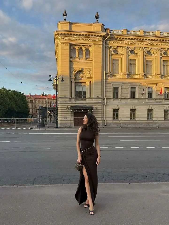 Mozision Elegant Draped Ruched Sexy Maxi Dress For Women Fashion O Neck Sleeveless Thigh High Split Club Party Long Dress Female photo review