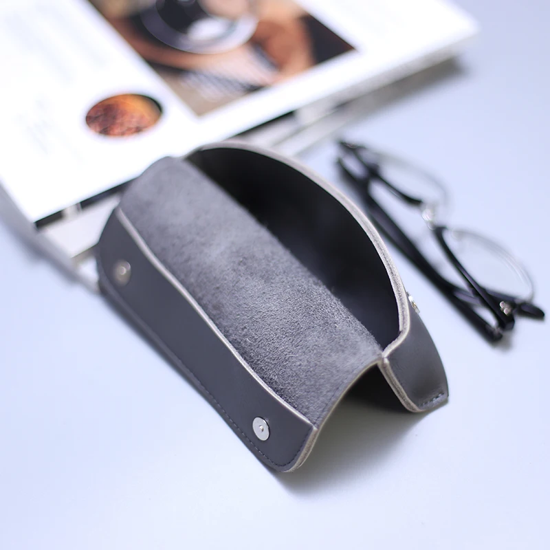 Handcrafted Genuine Leather Eyewear Pouch - Elegant Sunglasses & Glasses Storage Case