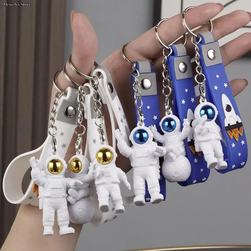 

1pc Astronaut Decor Action Figures And Moon Keychain Resin Astronaut Statue Room Office Desktop Decoration Presents Key Chain