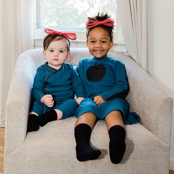 Baby set top e pantaloni nuovo autunno autunno inverno cotone a coste famiglia vestiti coordinati ragazzo e ragazza abbigliamento manica lunga apertura laterale