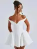 Avrilyaan-Robe trapèze sexy dos nu pour femme, robe de soirée élégante, sans bretelles, batterie, mini, éducatif, été, 2025