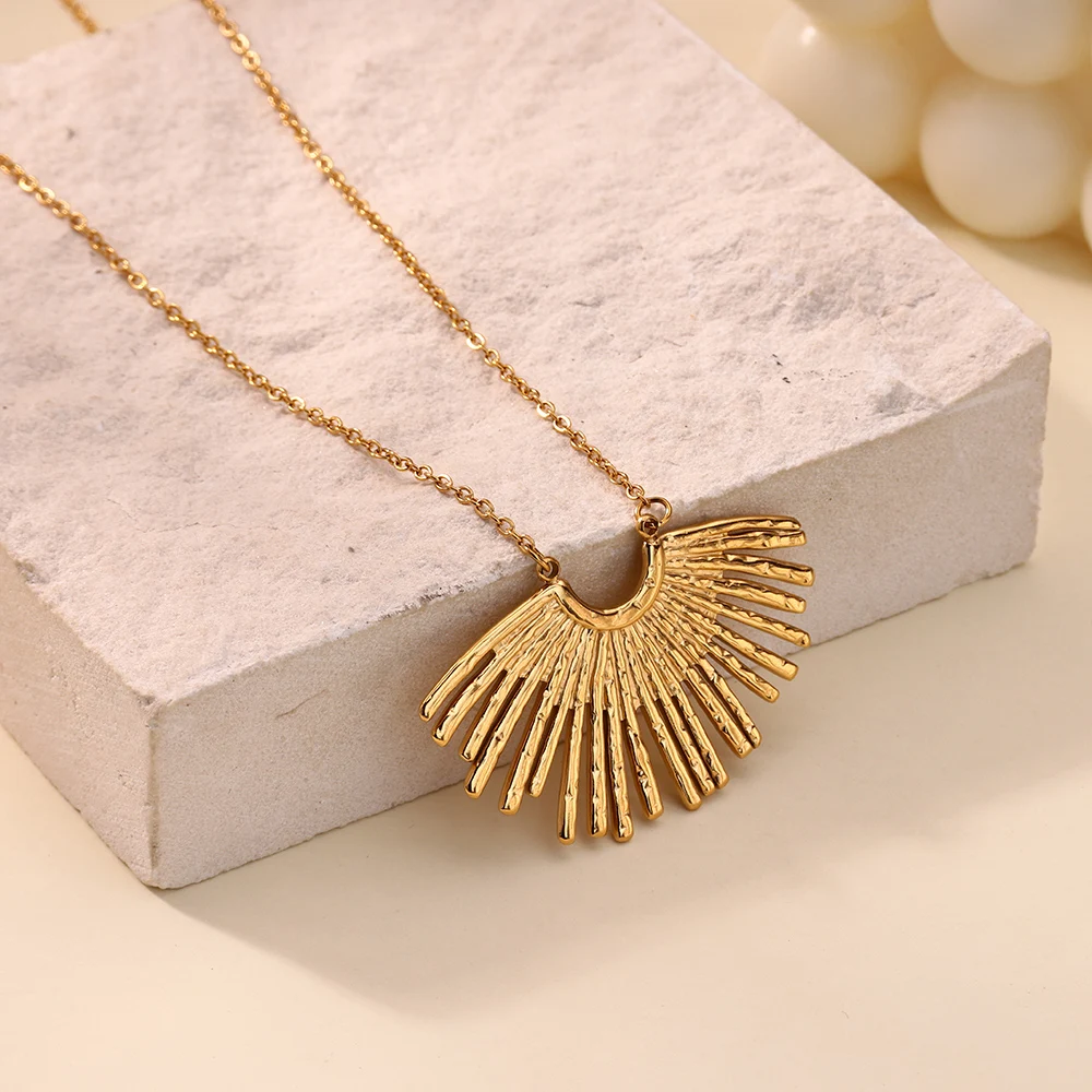 Stainless Jewelry Geometric Pendant Necklace for Women
